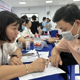 Doanh nghiệp dệt may, da giày ở TP HCM tuyển hàng chục nghìn công nhân